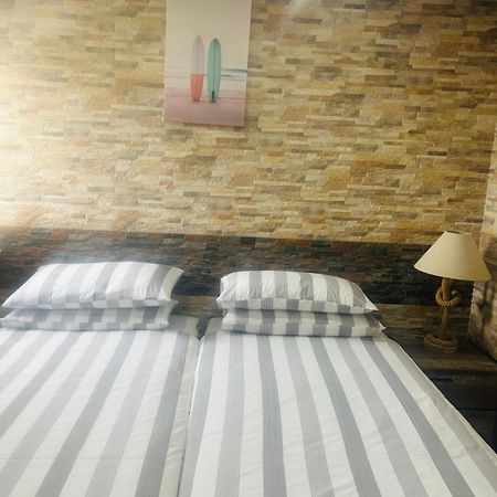 Stunning Location! 15M To Beach 모야카 외부 사진