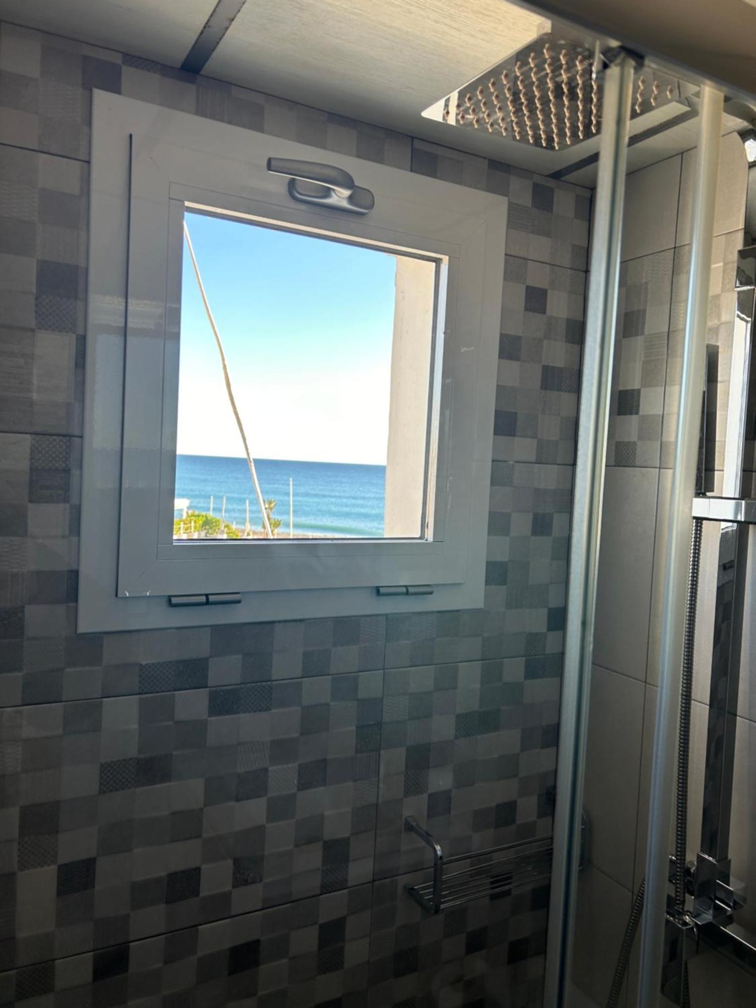 Stunning Location! 15M To Beach 모야카 외부 사진