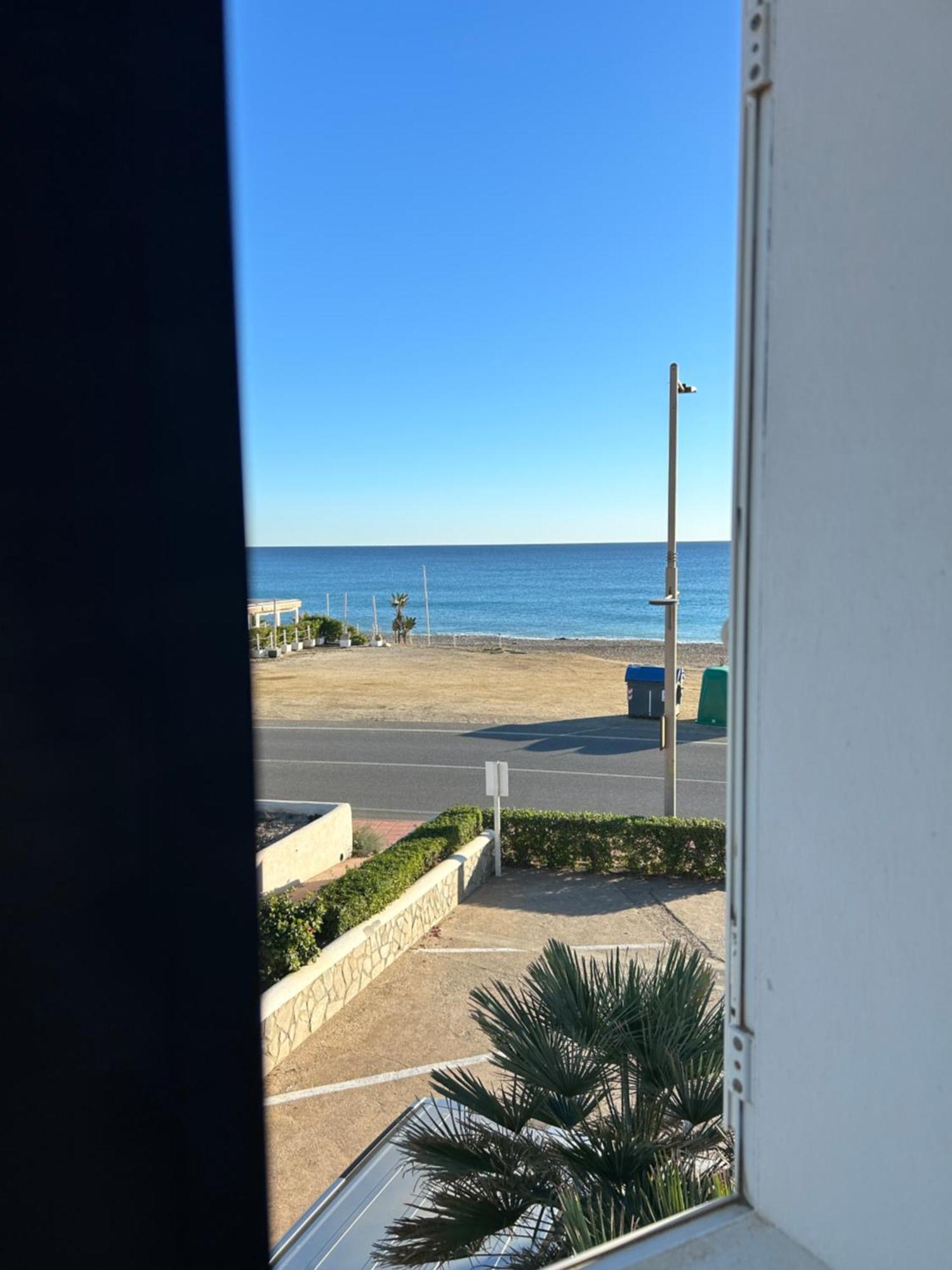 Stunning Location! 15M To Beach 모야카 외부 사진